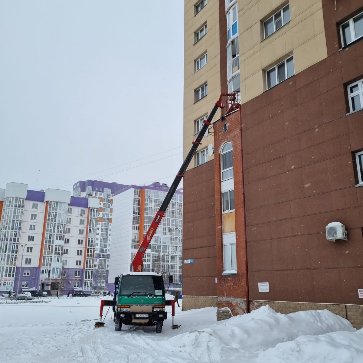 Перевозка бытовок манипулятором в Астрахани - доставка бытовок по выгодной  цене